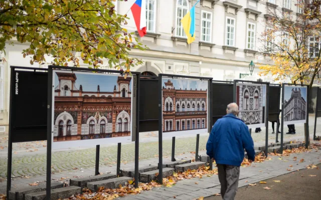 Legendární malíř v Plzni vyzdobil 19 měšťanských domů, dnes si město připomíná 170 let od jeho narození