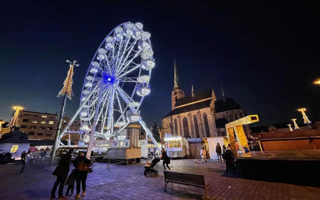 Adventní trhy lákají na velkolepý ohňostroj a bohatý kulturní program, chybět nebude ani vyhlídkové kolo