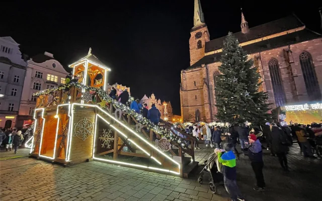Adventní trhy lákají na velkolepý ohňostroj a bohatý kulturní program, chybět nebude ani vyhlídkové kolo