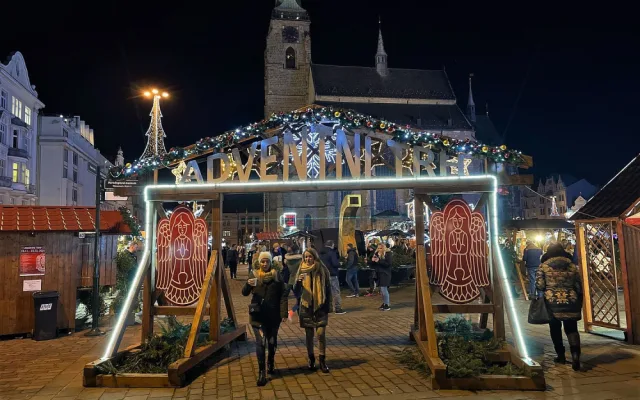 Adventní trhy lákají na velkolepý ohňostroj a bohatý kulturní program, chybět nebude ani vyhlídkové kolo