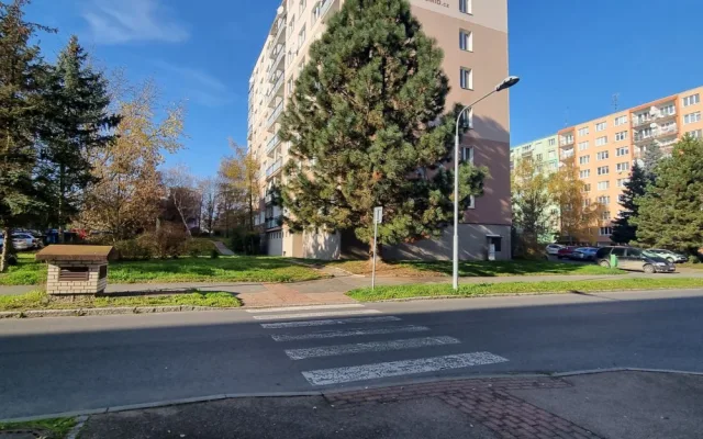 Radnice chce naučit řidiče správně parkovat, připravili pro ně informační kampaň