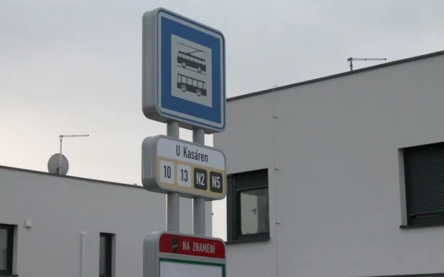 Cestujícím v trolejbusech začne ještě tento týden sloužit nová zastávka U Kasáren v Nepomucké ulici