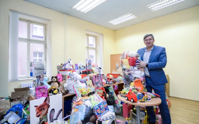 Sbírka hraček pro děti ze sociálně slabých rodin sklidila obrovský úspěch