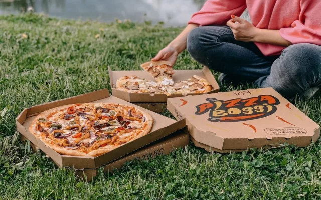 Stálice mezi plzeňskými rozvozci pizzy. Soutěžte s pizzou Bossi