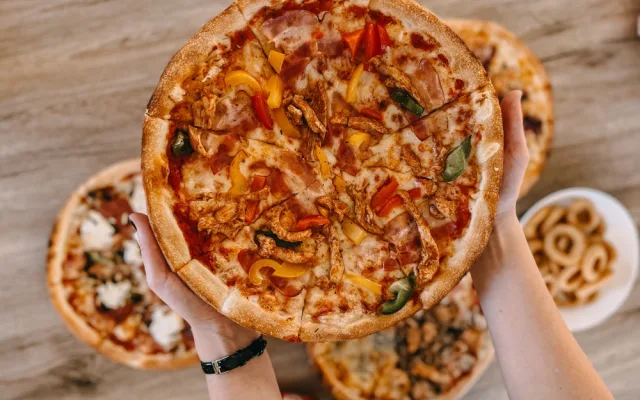 Soutěžte s pizzou Bossi. Stálicí mezi plzeňskými rozvozci pizzy