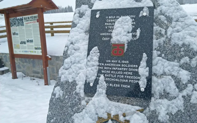 Šumavský pomník americké 90. pěší divize propojily atraktivní webové stránky. Přinášejí mnoho neznámých faktů z konce války