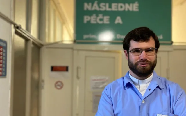 Nechávám na pacientech, o čem chtějí hovořit, říká nemocniční duchovní Tomáš Kadlec. Sejde se s nimi i v době svátků
