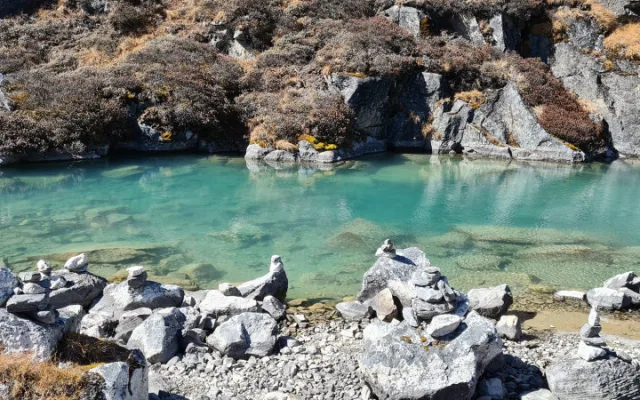 SAMA V NEPÁLU: Gokyo lakes jsou jako nepálské Lago di Garda