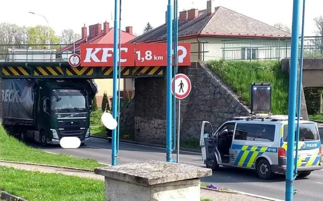 Řidičům dělá problém i viadukt v ulici 5. května v Klatovech