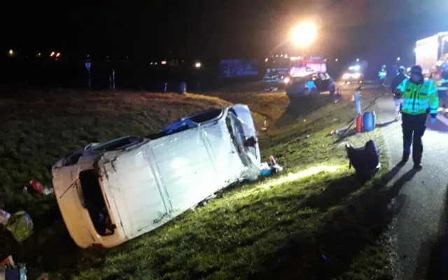 Střet dodávky s osobákem si vyžádal deset zraněných osob včetně čtyř dětí