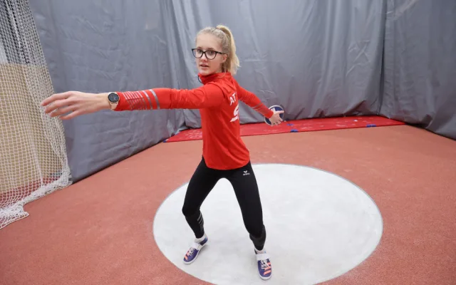 Sportovní gymnázium má nový atletický tunel se zázemím a parkoviště za 118 milionů korun