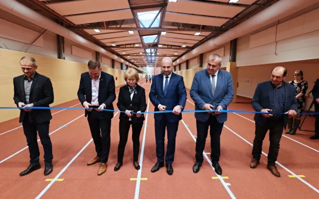 Nový objekt slavnostně společně otevřeli představitelé Plzeňského kraje a města Plzně
