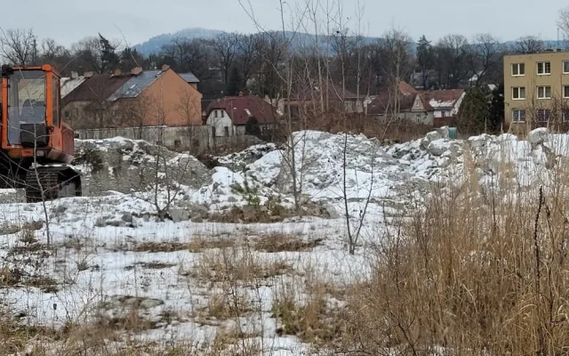 Po dlouhých desetiletích má město naději, že se zbaví Bílé haldy, kde leží tisíce tun strusky z bývalé hutě