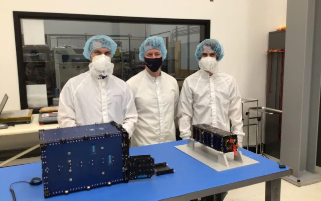 Český nanosatelit už 5800krát obletěl zemi, pokyny dostává z plzeňské univerzity