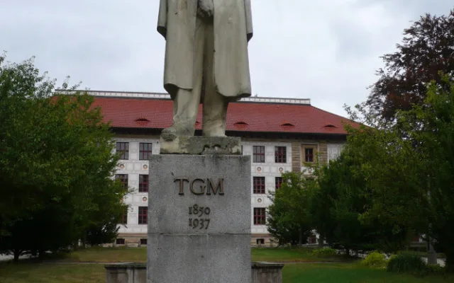 Památník odboje se sochou T.G.Masaryka v Sušici