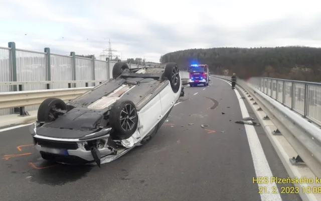 Nový Západní okruh ochromila jen 33 hodin po otevření nehoda dvou automobilů v nejobávanějším úseku