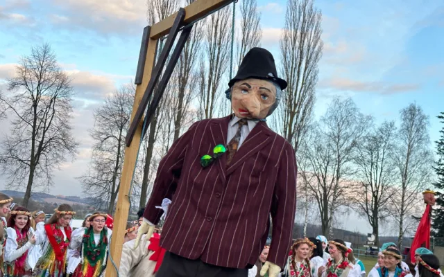Už je konec masopustu, bájo, už je konec muziky. V Postřekově na Chodsku slavili nejznámější masopust