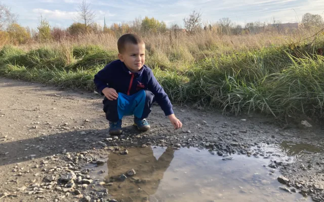 „Hele mámo, letadlo.“ Slyšet tuto větu je největším přáním maminky malého Damiána, který se potýká s autismem