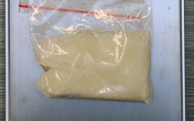 Policisté dopadli dealera pervitinu, drogy nakupoval v Plzni a dál je prodával nebo rozdával kamarádům