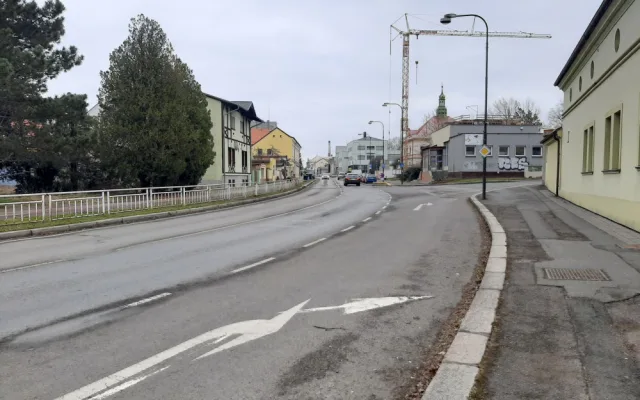 Řidiče v Rokycanech čekají zásadní dopravní omezení, začíná náročná rekonstrukce Jiráskovy ulice