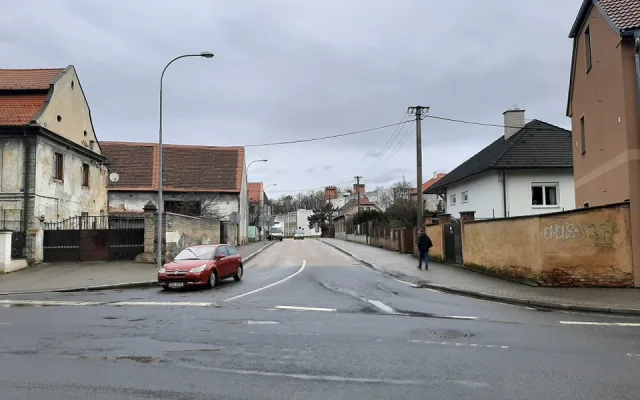 Řidiče v Rokycanech čekají zásadní dopravní omezení, začíná náročná rekonstrukce Jiráskovy ulice