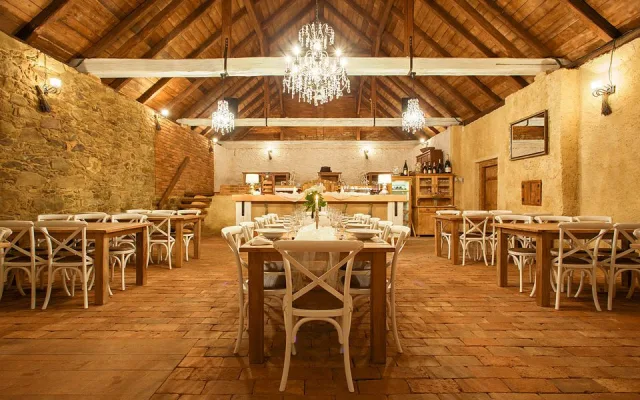Restauraci ve stodole se podařilo hasičům zachránit