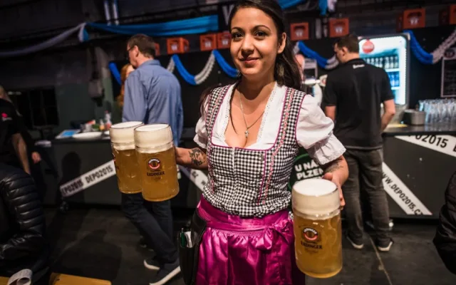 Oblíbený festival Treffpunt se vrací do Plzně již po deváté, nabídne bavorská piva, jídlo i hudbu
