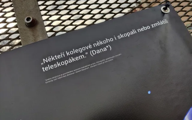 Citace z bakalářské práce se staly také tématem výstavy před Moving Station v rámci festivalu Jeden svět