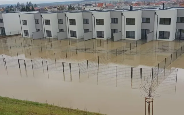 Vydatné deště zvedly hladiny řek v Plzeňském kraji, zvýšený průtok hlásí Úslava, Klabava i Mochtínský potok