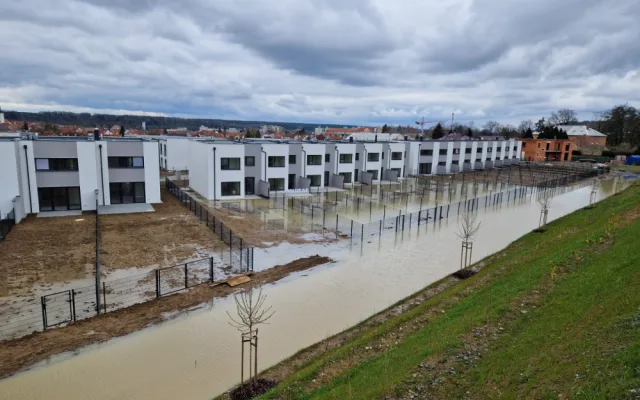 Vydatné deště zvedly hladiny řek v Plzeňském kraji, zvýšený průtok hlásí Úslava, Klabava i Mochtínský potok