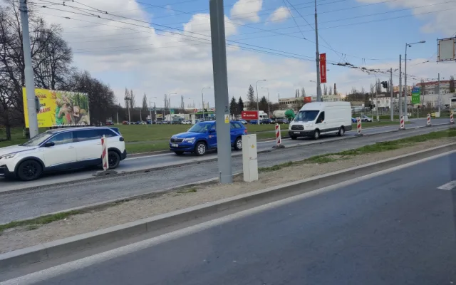 Co si myslí zastupitelé Plzně o tom, že si občané stěžují na na dlouhé kolony a špatný průjezd městem v souvislosti s množstvím oprav ulic?