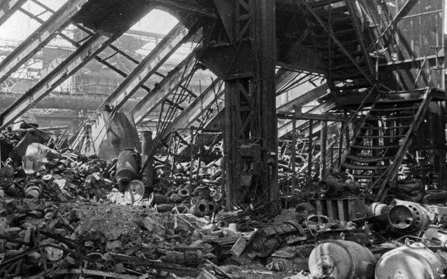 Nálet amerických bombardérů před 78 lety zdemoloval plzeňskou Škodu, zbrojovka stále vyráběla zbraně pro Německo