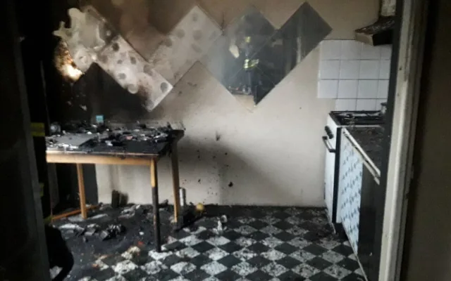 Tento byt vyhořel při nabíjení baterie do elektroskútru