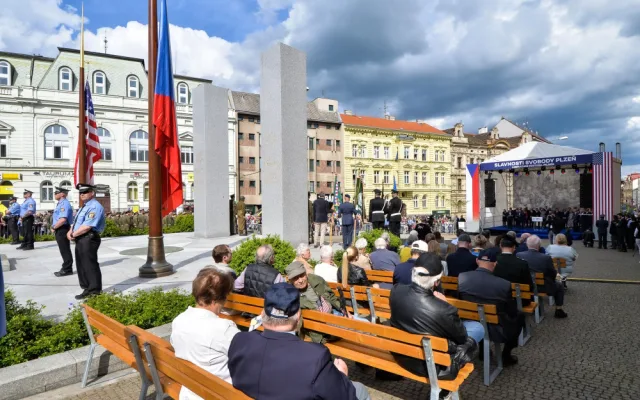 Plzeňané si při pietním aktu u pomníku Díky, Ameriko! připomněli osvobození, poprvé bez veteránů