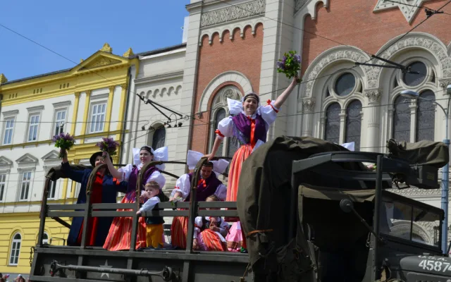 Plzeňské čtyřdenní Slavnosti svobody si nenechaly ujít desítky tisíc lidí, hojná účast byla i v Rokycanech