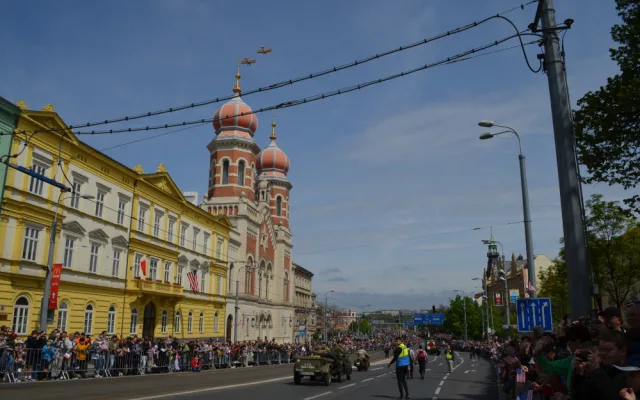 Plzeňské čtyřdenní Slavnosti svobody si nenechaly ujít desítky tisíc lidí, hojná účast byla i v Rokycanech