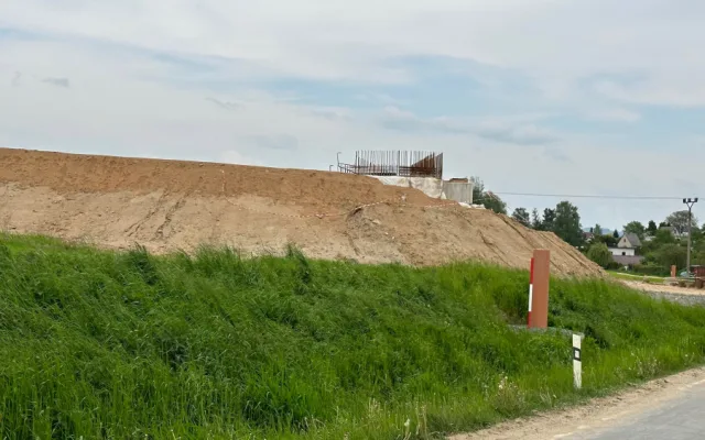 Toužebně očekávaný silniční obchvat Klatov je hotový z více než poloviny. Jde o stavbu za miliardu korun