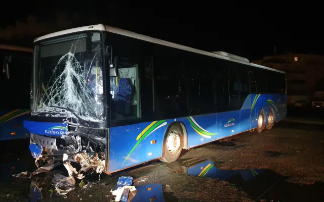 Středoškolák chladnokrevně zabránil obrovské tragédii po kolapsu řidiče autobusu, ve kterém on sám cestoval