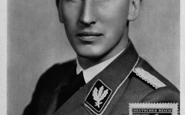 Protektorátní pošta vydala už 28. května 1943 příležitostnou smuteční známku s obrazem Heydrichovy posmrtné masky.