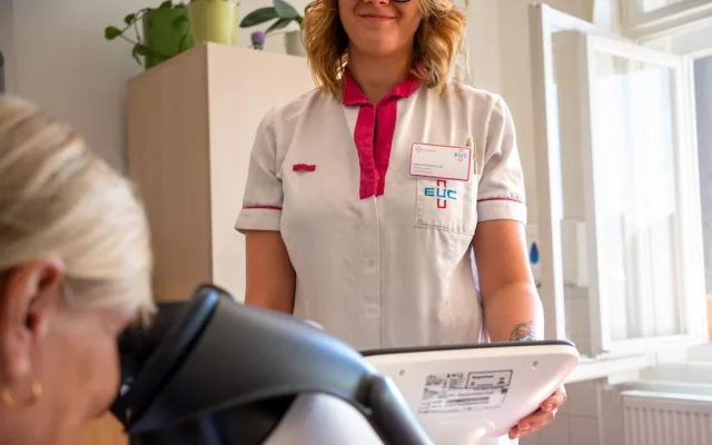 Vyšetření očí diabetiků bez rozkapání, rychle a spolehlivě, vzkazují lékaři z EUC Kliniky Plzeň