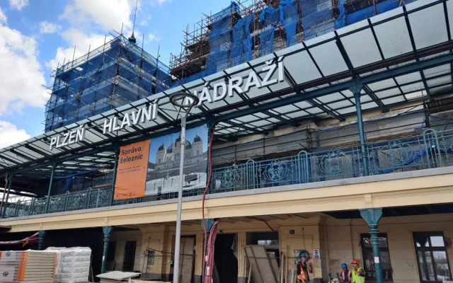 FOTO: Rekonstrukce hlavního nádraží v Plzni se prodraží o desítky milionů, veřejnosti se otevře ještě letos