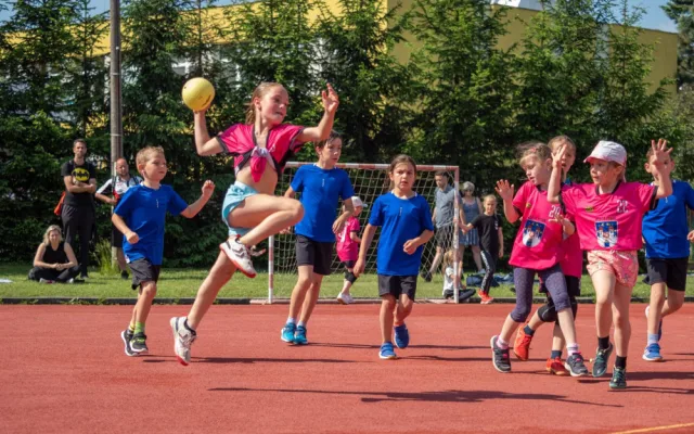 Na SUMMER PARKU vystoupí Jakub Kohák i hvězdy Ordinace v růžové zahradě. Vyhrajte vstupenky