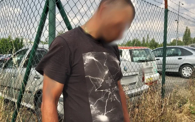 Cizinec se vloupal do areálu odtahového parkoviště prošpikovaného bezpečnostními kamerami a tam kradl