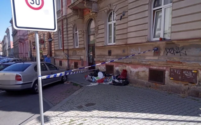 Strážníci dopadli dva pachatele, kteří založili černou skládku. Radnice prověřuje dalších 213 podnětů k úklidu