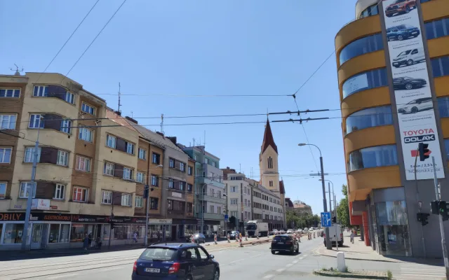 Také loni v létě už se opravovala tramvajová trať na Klatovské třídě na několika úsecích.