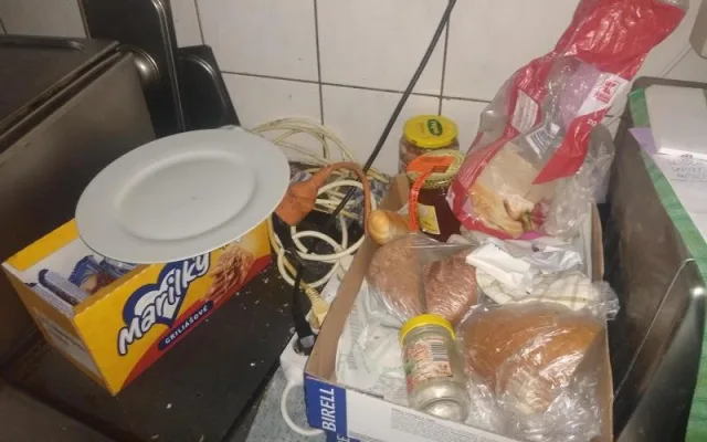 Prostory bistra v době, kdy tam byla na kontrole inspekce