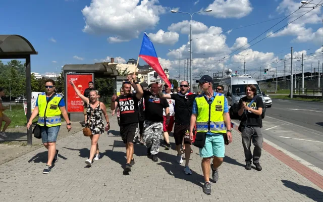 Plzní prošel protiukrajinský pochod. Heslo Čechy Čechům, provolávalo asi sto účastníků a Ukrajince posílali domů