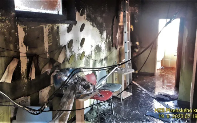 Požár dětského domova způsobil škodu za pět milionů. Plameny zdemolovaly kanceláře i trezor