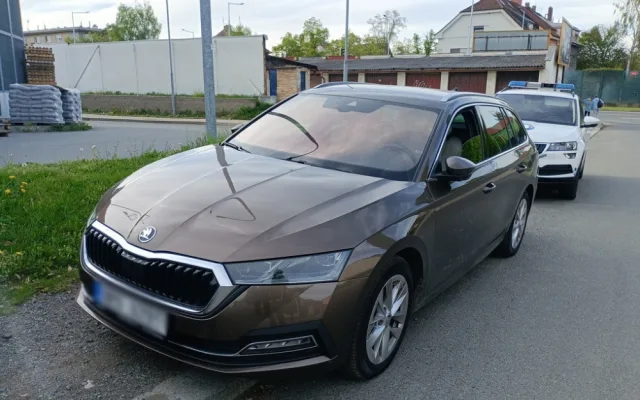 Mnozí řidiči nechají otevřené dveře nebo okna svých automobilů a odejdou