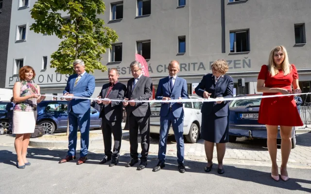 Centrum služeb pro bezdomovce za 120 milionů už pomáhá potřebným, podle odhadů žije v Plzni 400 lidí bez domova
